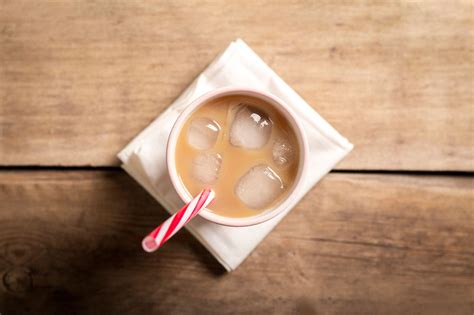 Iced London Fog Tea Latte: Refreshing Earl Grey Drink Recipe - Brewed ...