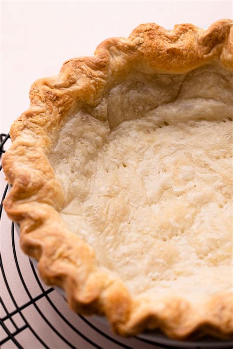 How to Blind Bake Pie Crust - Everyday Pie