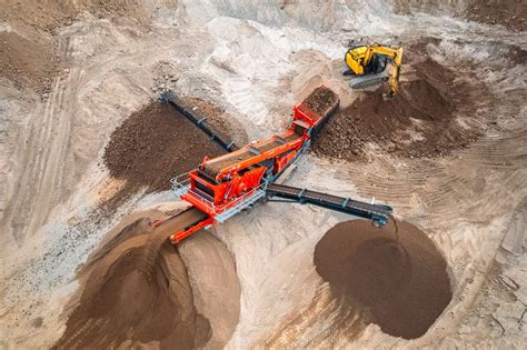 Finlay Incline Screen Makes a 'Big Difference' for Tennants