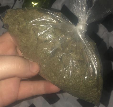 does this look like an ounce? can’t tell bc some of it’s already been in the grinder : r/weed