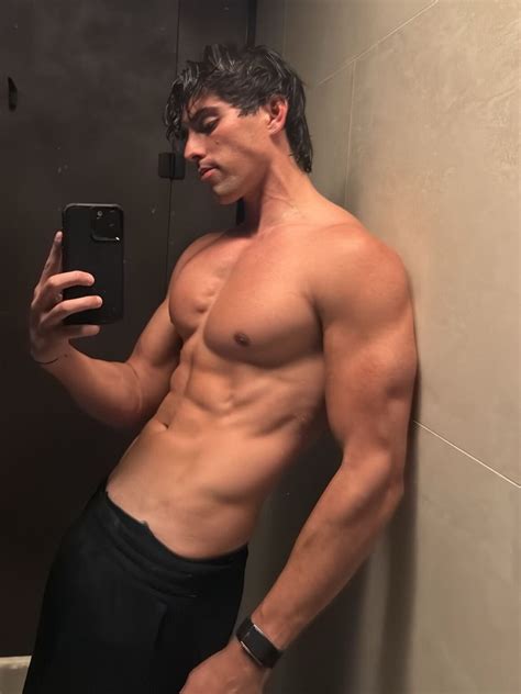 Brayden Dunbar – Shirtless Celebs