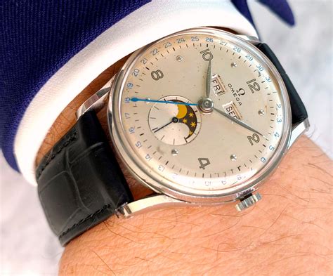 Omega Cosmic Triple Date Moonphase Vintage Steel 2471 | Vintage Portfolio