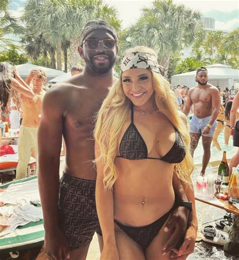 OnlyFans model 'stabbed boyfriend two other times' before alleged murder, texts reveal - The Mirror