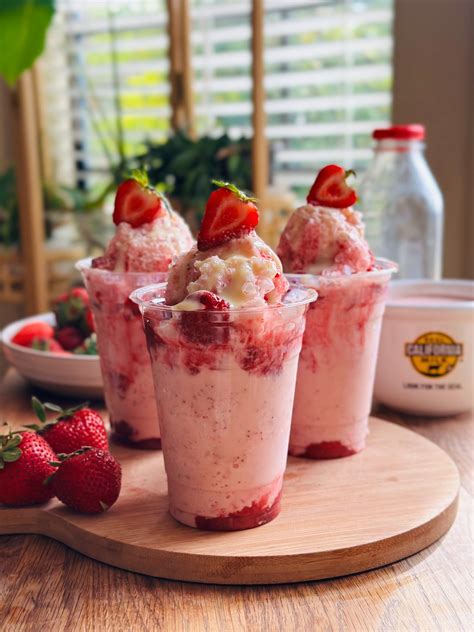 Strawberry & Cream Raspado (Shaved Ice)
