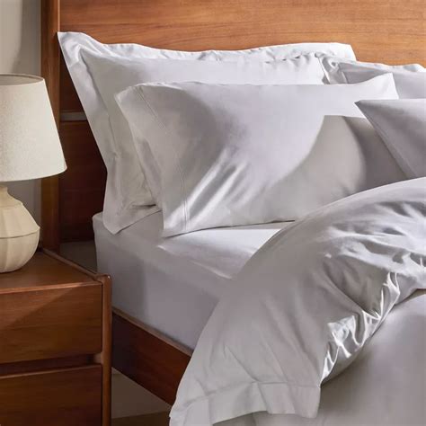 How to keep your fitted sheet from coming off: problem solved | Ideal Home