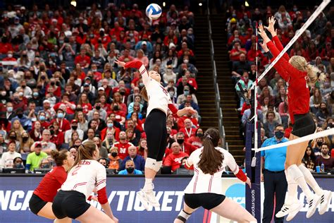 Wisconsin Volleyball Leak Olympics: Dana Rettke's Path From Basketball