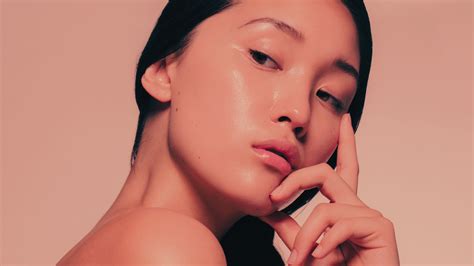 What Is Slugging? | Simplifying Skincare