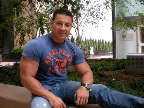 VincentLambert.com: News: Robert Van Damme Jailed and Facing Deportation