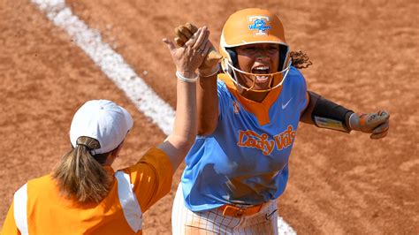Tennessee softball score vs. Texas: Live super regional updates