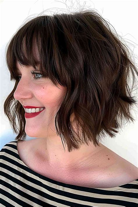 24 Short Wavy Bob Haircuts Trending Right Now
