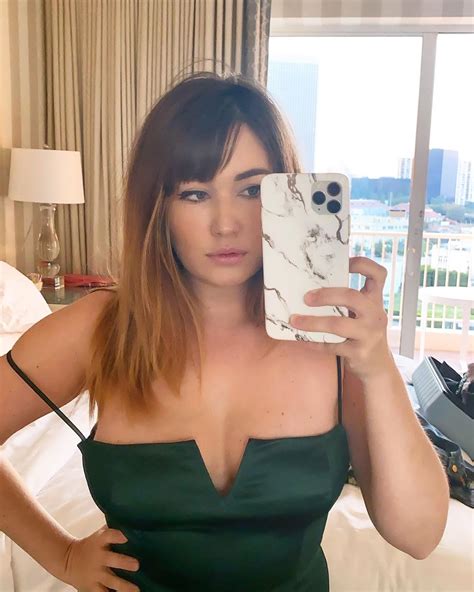 90 Day Fiance Stars Cry Foul as OnlyFans Pics Leak - The Hollywood Gossip