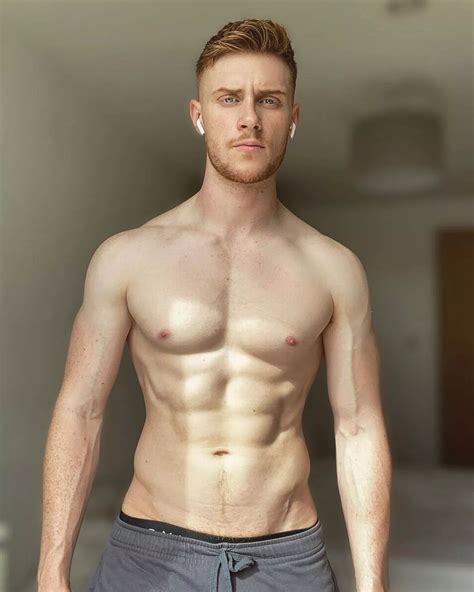 Emmerdale Max Parker thrills with muscly shirtless snap amid 'romance ...