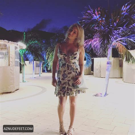 STEPANKA MATTO Feet - AZNudeFeet