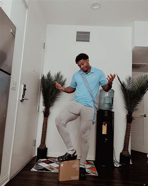 Hot Guys, Big Dicks & Feet on Tumblr