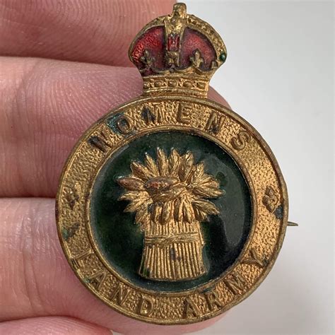 WW2 Womens Land Army WLA (Women's) Lapel Badge - British Military Badges