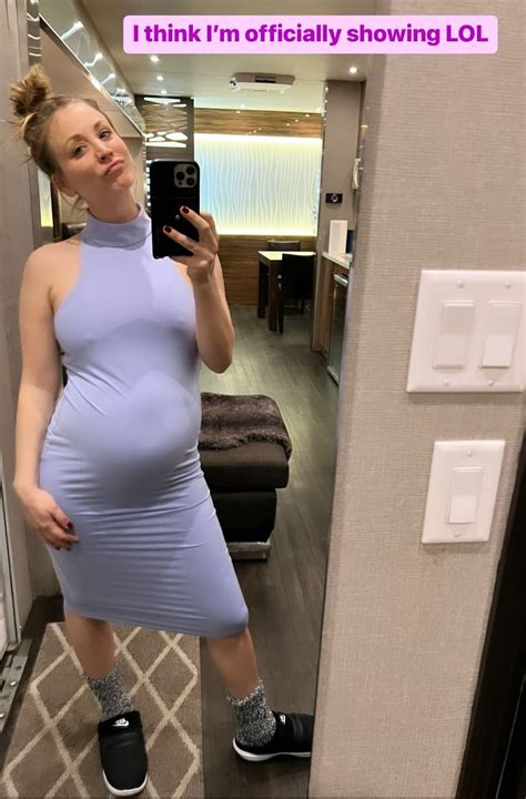 Kaley Cuoco Pregnant Bump Out : r/PregCelebs