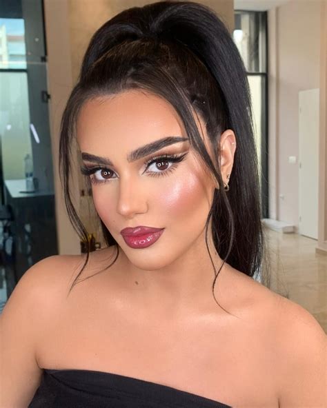 Easy Cute Makeup Ideas for Beginners - Real Beauty School