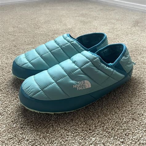 North Face slippers - Like new, worn 1x!! Size mens... - Depop