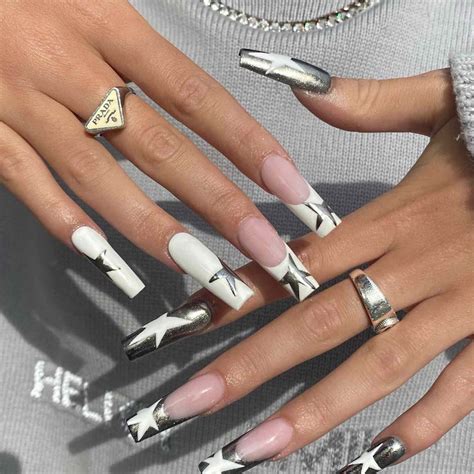 22 Silver Chrome Nail Ideas for a Futuristic Manicure