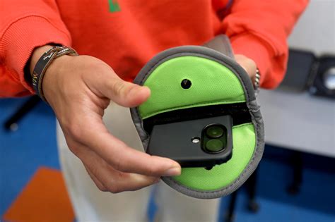 Magnetic Yondr pouch is key to enforcing school cellphone bans, but ...