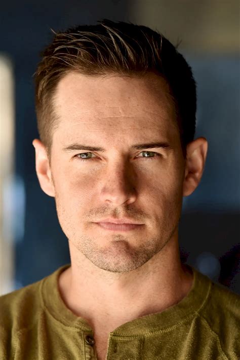 Jonathan Patrick Moore : sa biographie, filmographie, et quelques photos