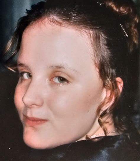 NICOLE CRUMP - Logan's Funeral Home