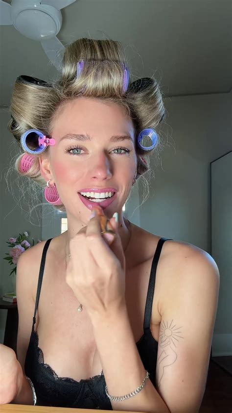 Halli Smith (@halli.smith) - Urlebird