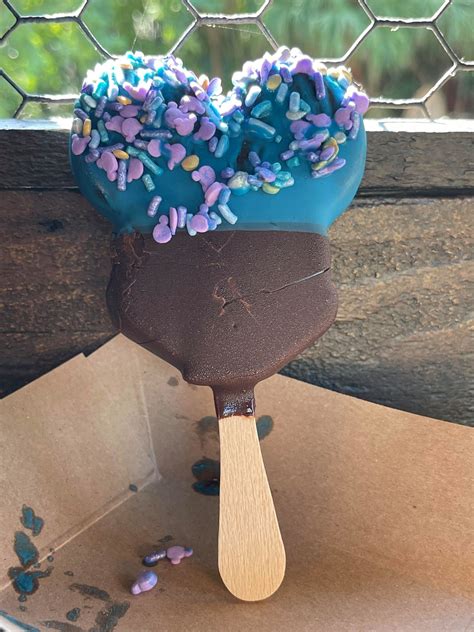 Introducing The Hand-dipped 50th Celebration Mickey Premium Bar ...