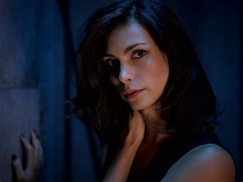 Morena Baccarin as Dr. Leslie Thompkins in #Gotham - Season 2 | Morena ...