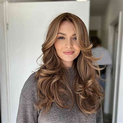 Long Layered Wavy Hair