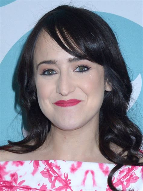 Mara Wilson Today The Real Reason Mara Wilson Stayed With Danny DeVito