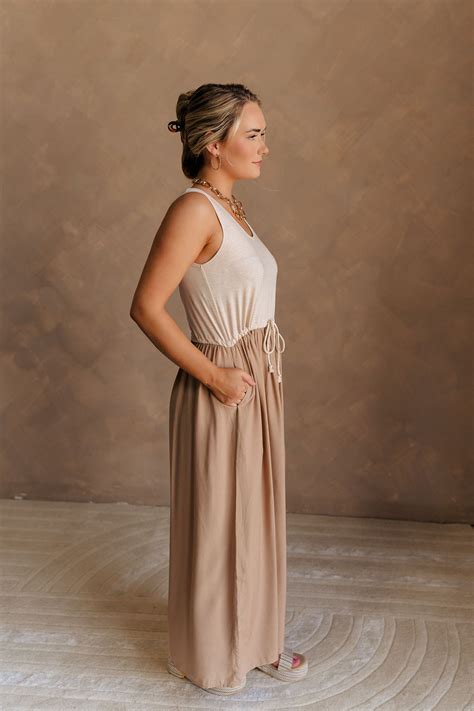 Maxi Dresses I Lined Maxi Dress I Halter Maxi Dress - Lizard Thicket