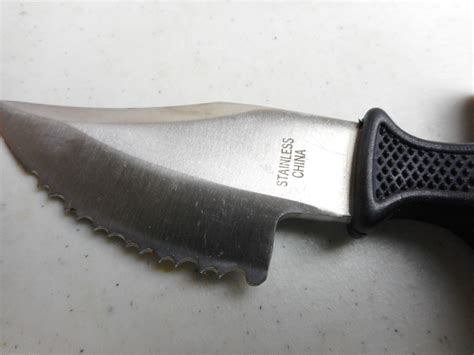 FIXED BLADE KNIVES WITH SHEATHS