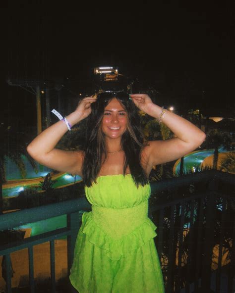 HAILEY WAGNER | this isn’t the field….. | Instagram