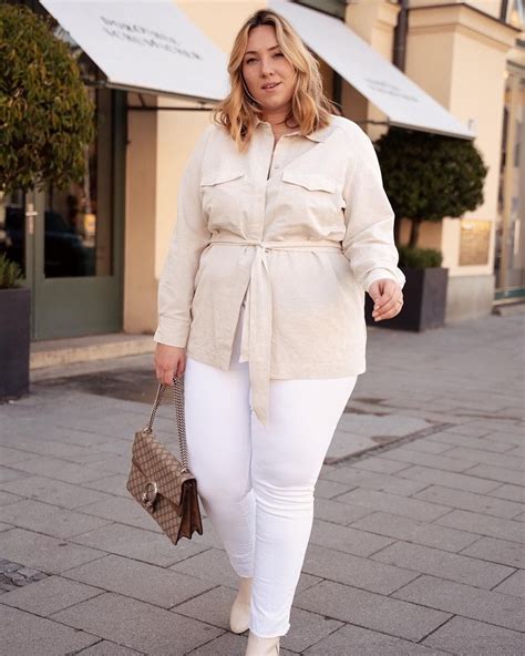 Pin by Laura Valery on Plus size | Plus size, White jeans, Fashion