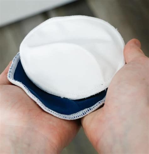 Thrush & Breastfeeding: Symptoms, Treatment & Using Nursing Pads