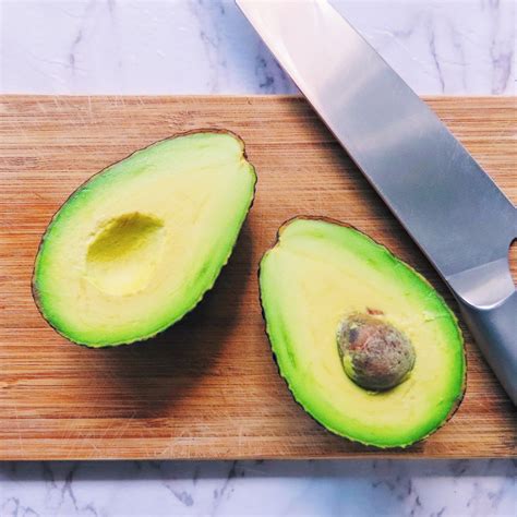 Avocado is an excellent ingredient to cool down the overheated body ...