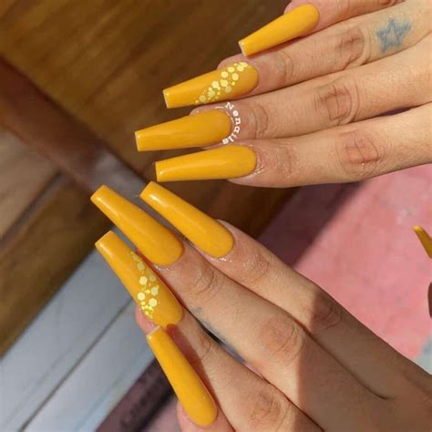 Mustard Yellow Nail Inspo