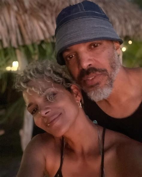 Halle Berry Shares Birthday Tribute to 'Fine Ass' Boyfriend Van Hunt ...