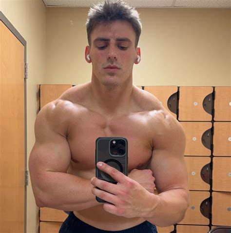 Devon Hughes | Never give up on yourself🔪🧪 #pushthrough #youvsyou #greatness #striveforsuccess # ...