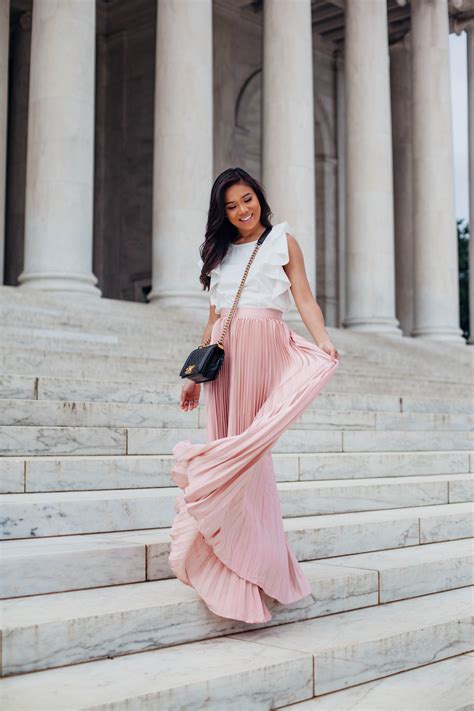 Pleated Maxi Skirt Outfits