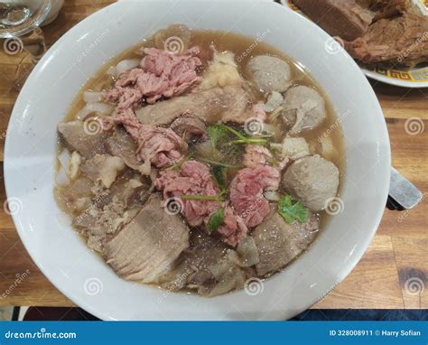 Traditional Vietnamese Pho Beef Noodle Soup Stock Image - Image of rare ...