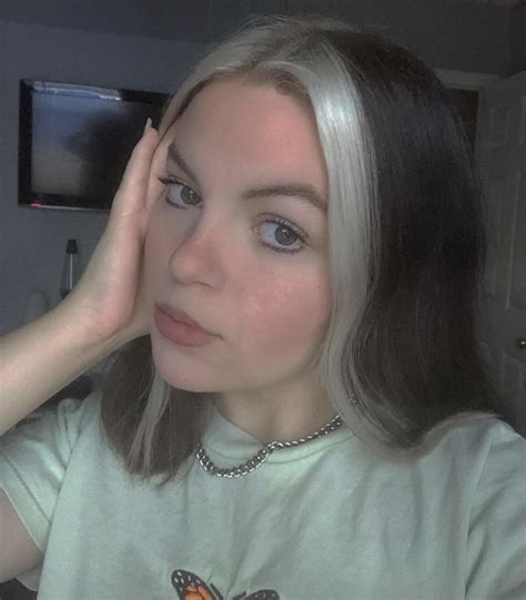 Can anyone get my sisters nudes, Dm for @ | Scrolller