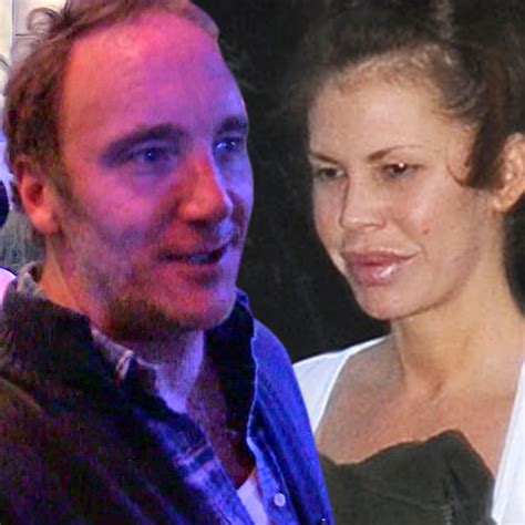 Nikki Cox's Instagram, Twitter & Facebook on IDCrawl