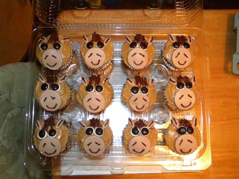 Coordinating Horse Cupcakes | Horse cupcake, Horse cake, Childrens ...