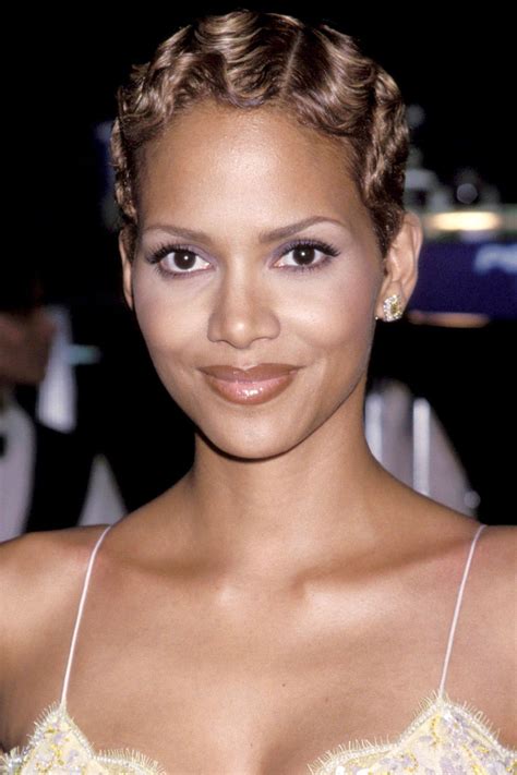 21 stunning photos of halle berry in the 90s – Artofit