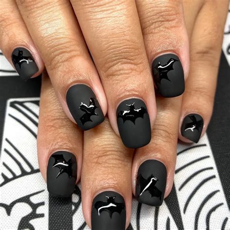 45+ Stylish Yet Spooky Black Halloween Nails To Try Now