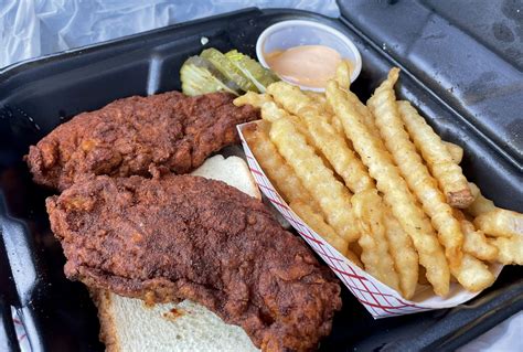 Does Dave's Hot Chicken live up to the Hype? - Curious Places with Kurt