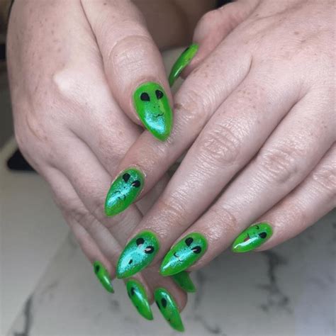 Neon Nails Ideas 2025: Bold and Bright Designs to Make a Statement ...