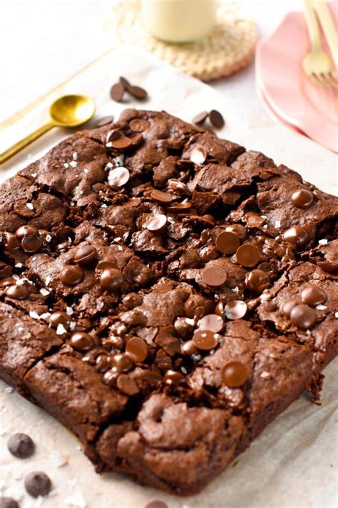 Vegan Brownie Recipe - The Conscious Plant Kitchen